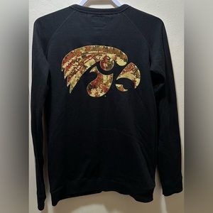 Victoria’s Secret Lightweight Iowa Hawkeye Cardigan w/Sequined Emblem Size Large